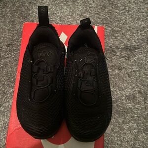 All black Nike air max 270